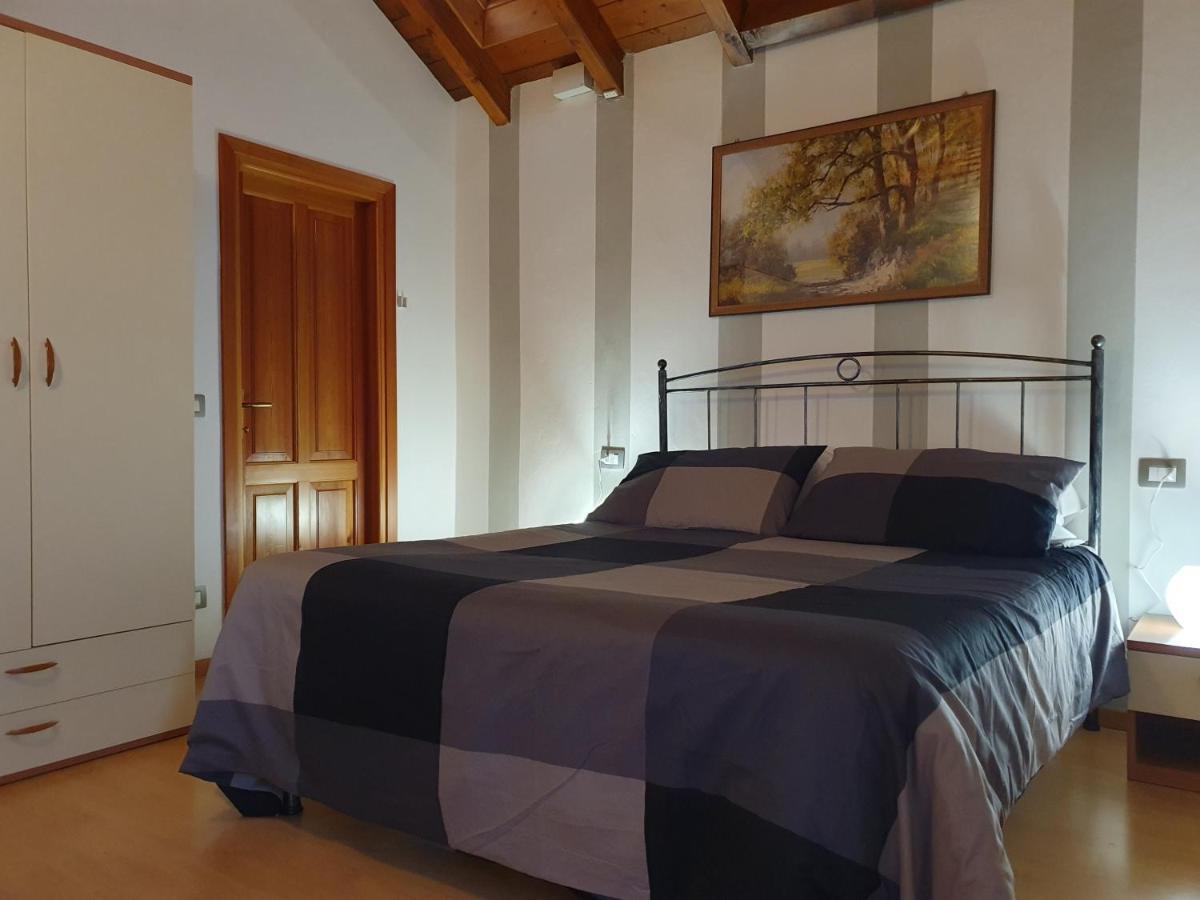 Appartamenti Vacanze E Camere Roccetta Fiorita เปตเตนาสโก ห้อง รูปภาพ