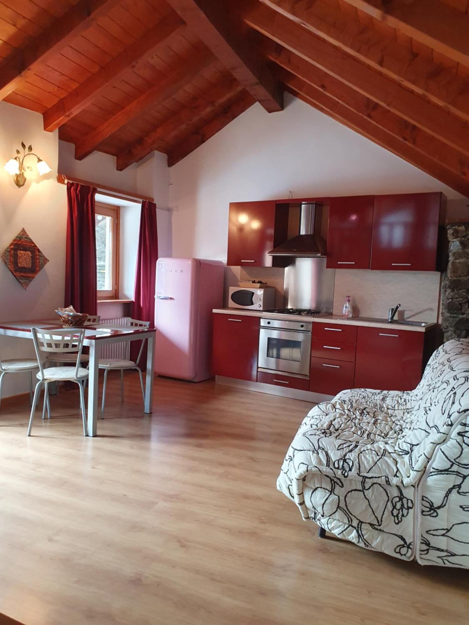 Appartamenti Vacanze E Camere Roccetta Fiorita เปตเตนาสโก ห้อง รูปภาพ