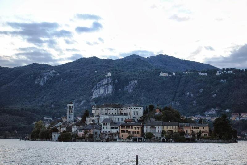 Appartamenti Vacanze E Camere Roccetta Fiorita เปตเตนาสโก ภายนอก รูปภาพ