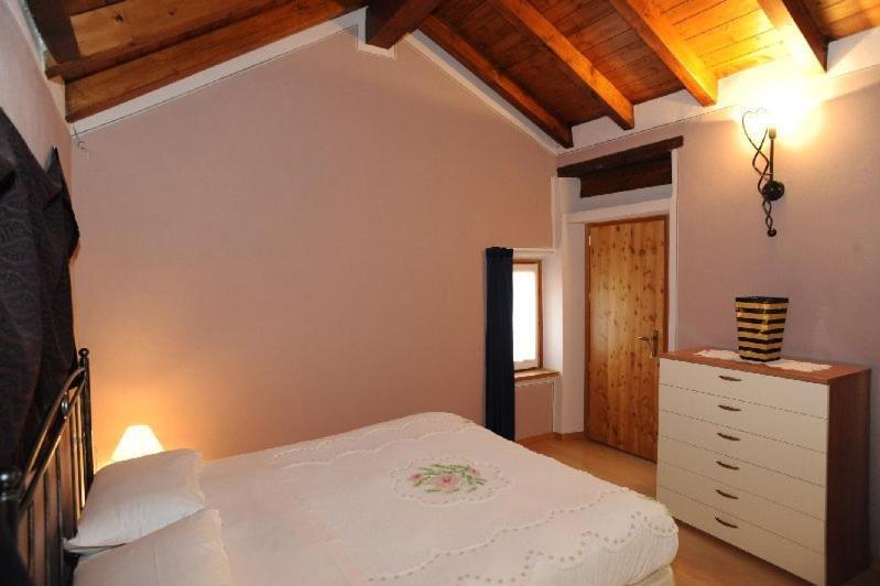 Appartamenti Vacanze E Camere Roccetta Fiorita เปตเตนาสโก ห้อง รูปภาพ